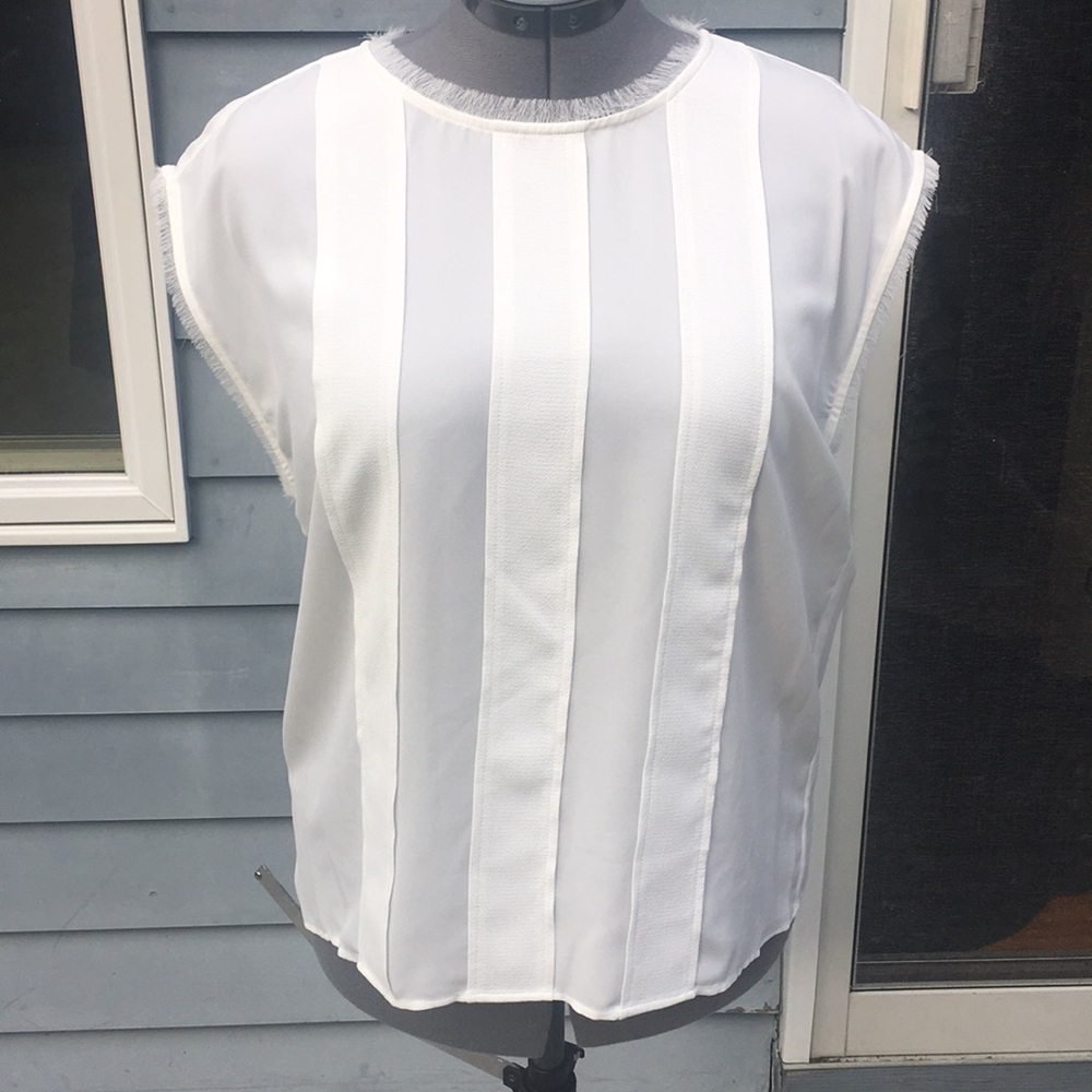 Vince Camuto sleeveless blouse with fringe size M
